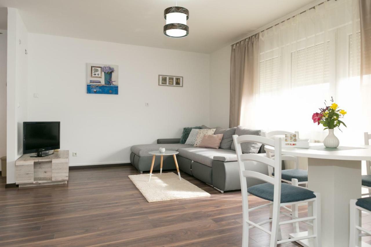 Apartman Maja Apartment โอโทชาส ภายนอก รูปภาพ